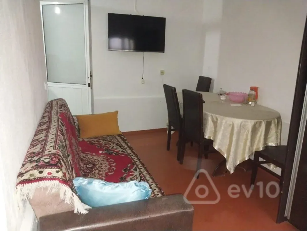 Kirayə verilir 2 otaqlı həyət evi 60 m²
