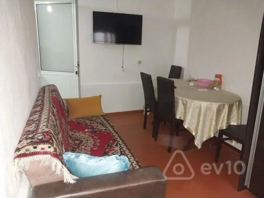 Kirayə verilir 2 otaqlı həyət evi 60 m²