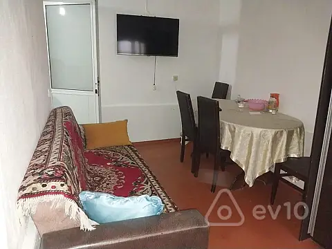 Kirayə verilir 2 otaqlı həyət evi 60 m²