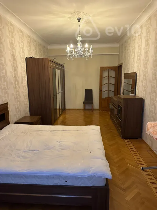 Satılır 3 otaqlı yeni tikili 180 m²