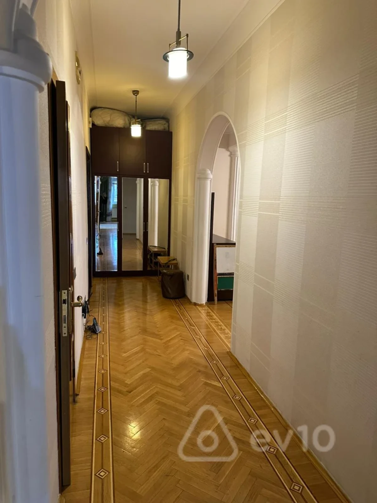 Satılır 3 otaqlı yeni tikili 180 m²