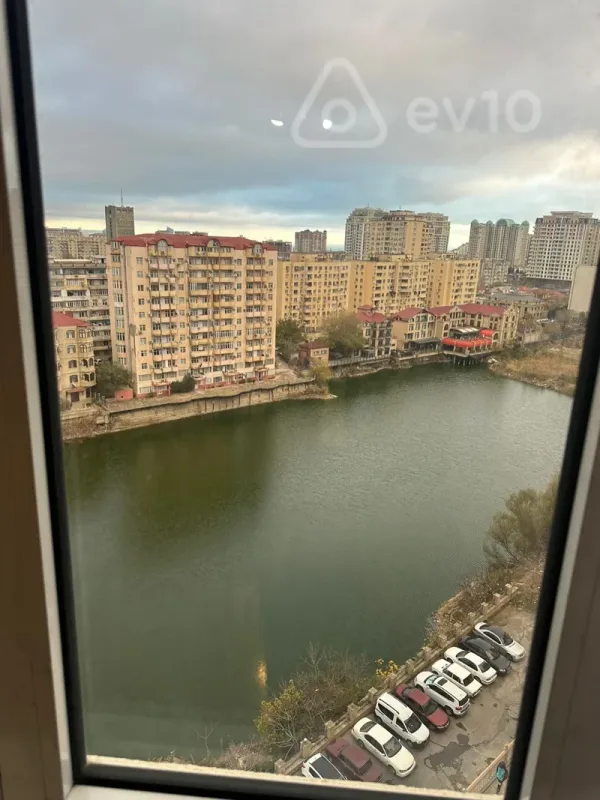 Satılır 3 otaqlı yeni tikili 180 m²