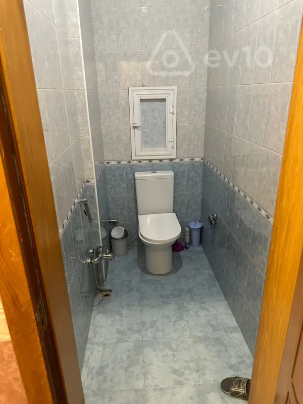 Satılır 3 otaqlı yeni tikili 180 m²