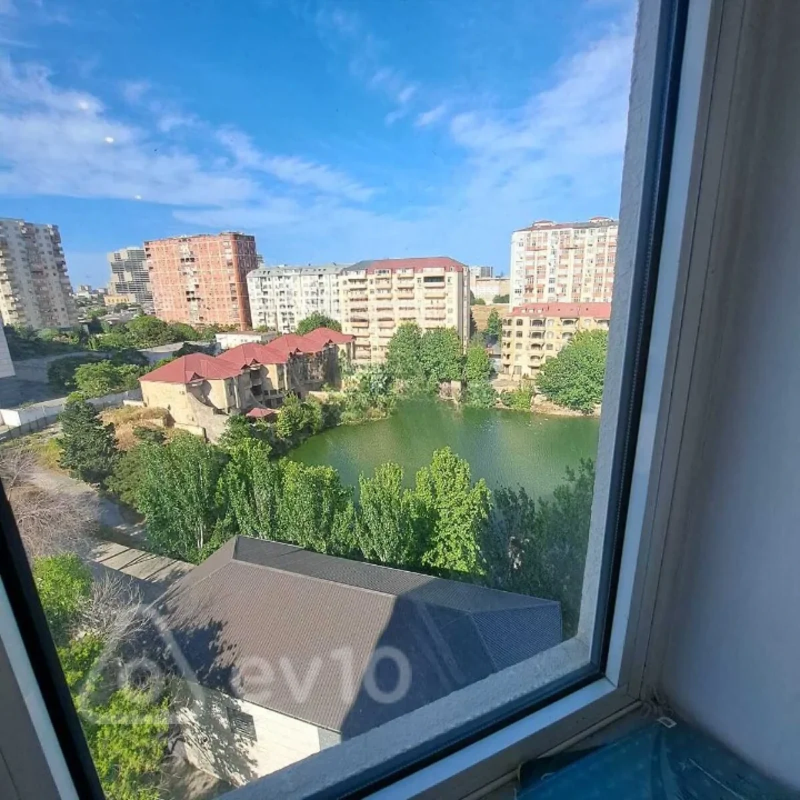 Satılır 3 otaqlı yeni tikili 180 m²