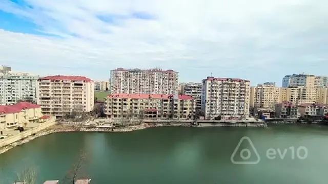 Satılır 3 otaqlı yeni tikili 180 m²