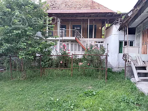 Satılır 4 otaqlı həyət evi 120 m² — Şəki 4 otaq 120.00 m²