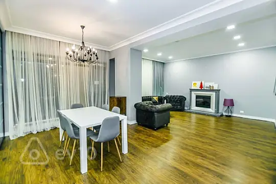 Kirayə verilir 5 otaqlı yeni tikili 240 m² — Bakı, Səbail 5 otaq 240.00 m²