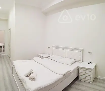 Kirayə verilir 3 otaqlı yeni tikili 100 m²