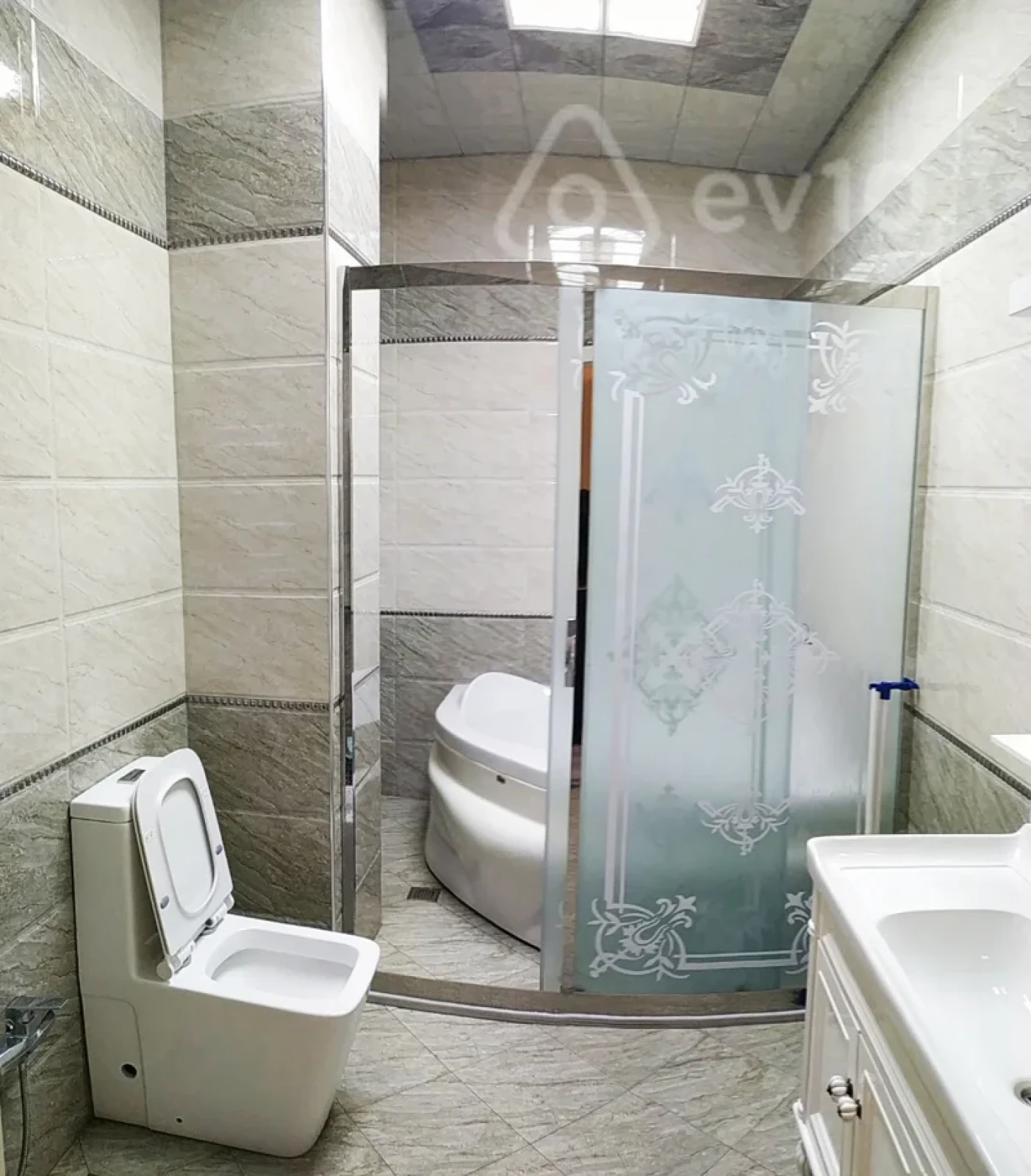 Kirayə verilir 3 otaqlı yeni tikili 100 m²