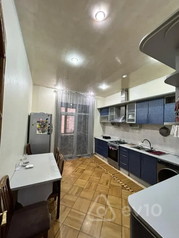 Satılır 4 otaqlı yeni tikili 165 m²