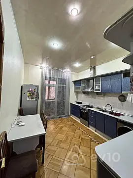 Satılır 4 otaqlı yeni tikili 165 m²