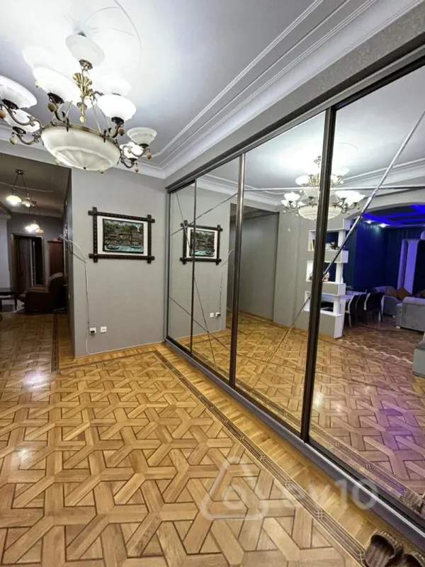 Satılır 4 otaqlı yeni tikili 165 m²