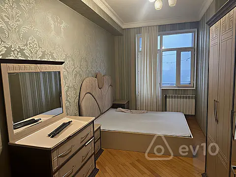 Kirayə verilir 3 otaqlı yeni tikili 125 m²