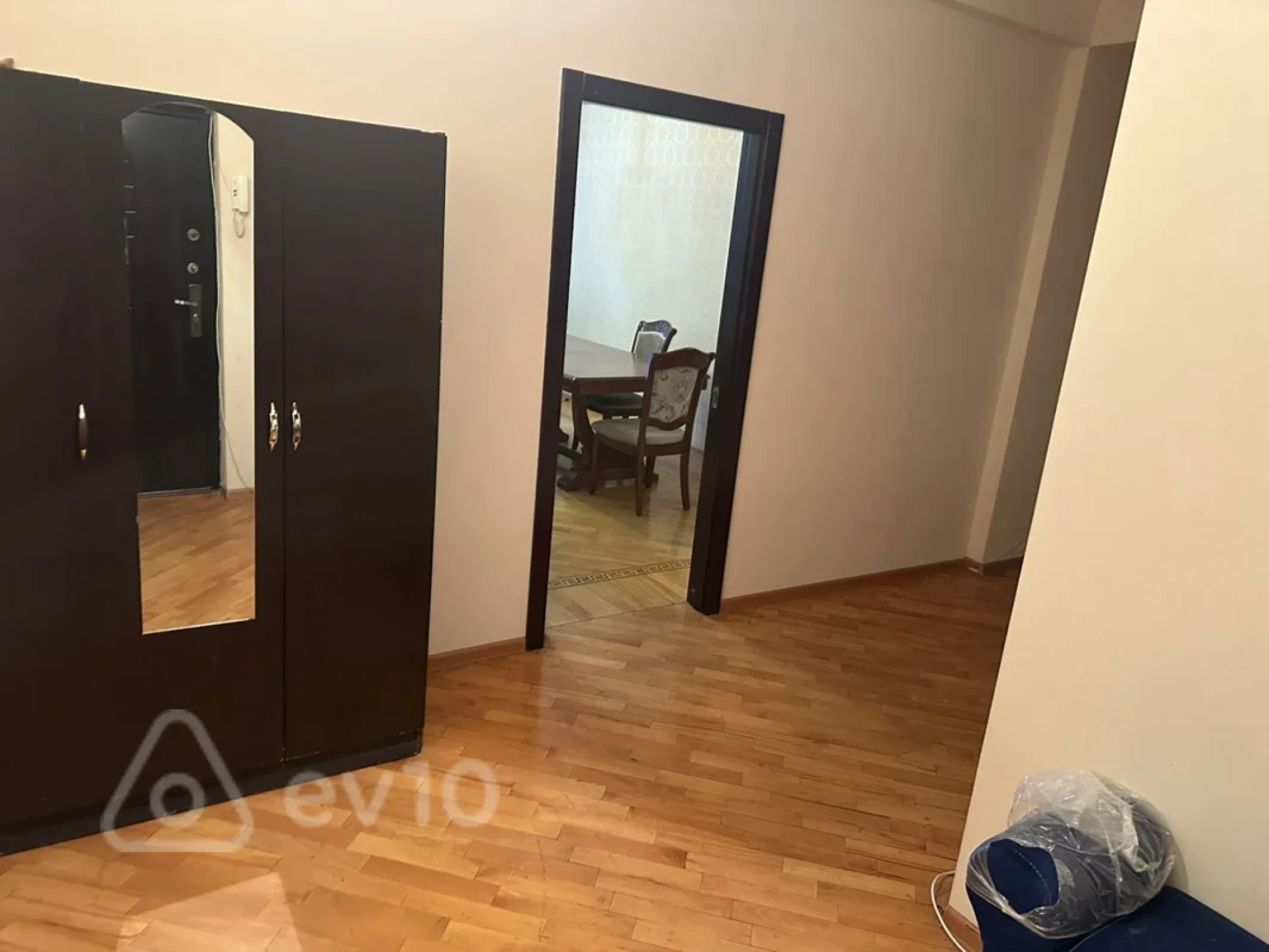 Kirayə verilir 3 otaqlı yeni tikili 125 m²