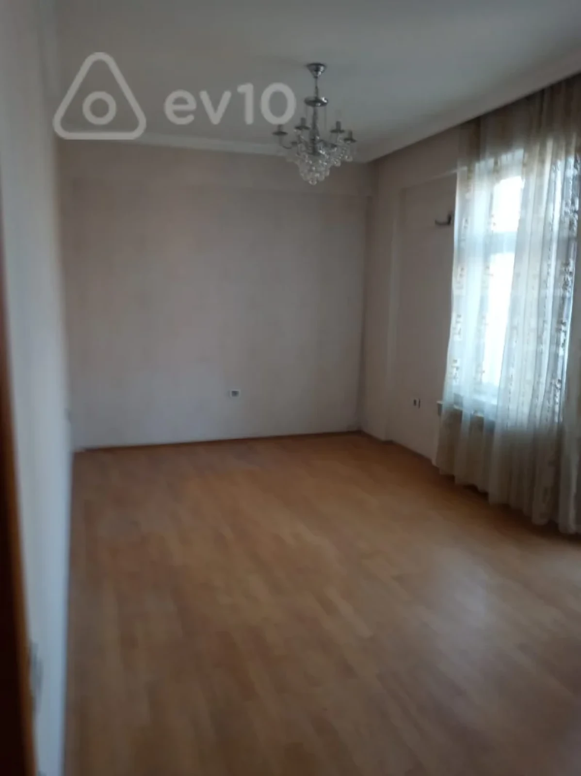 Satılır 2 otaqlı yeni tikili 73 m²