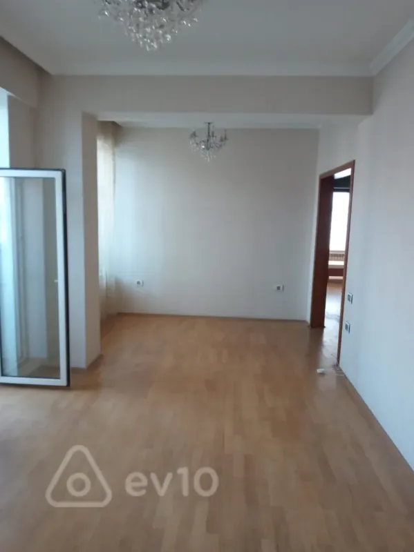 Satılır 2 otaqlı yeni tikili 73 m²