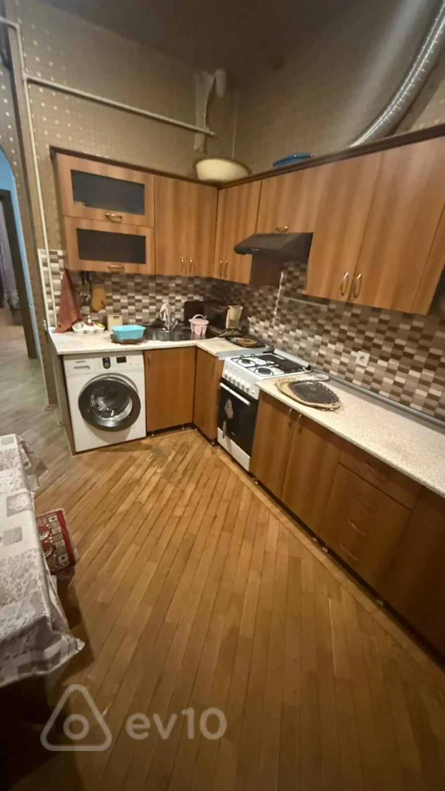 Kirayə verilir 2 otaqlı köhnə tikili 65 m²