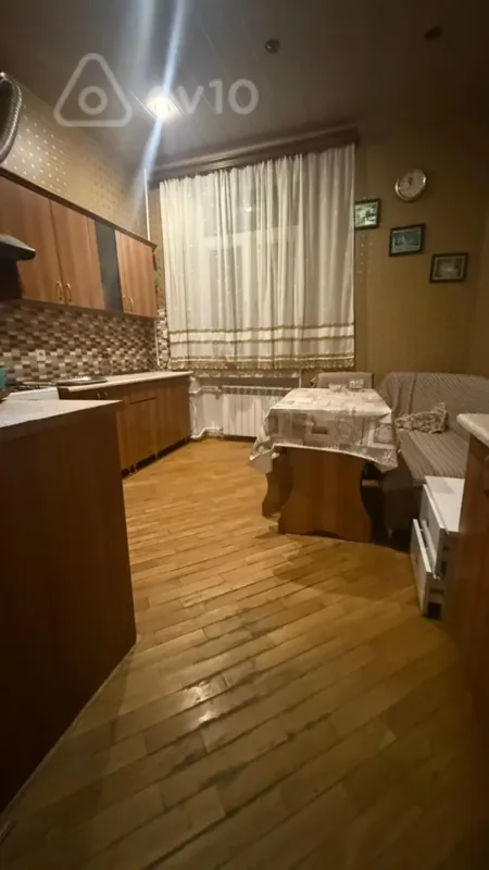 Kirayə verilir 2 otaqlı köhnə tikili 65 m²