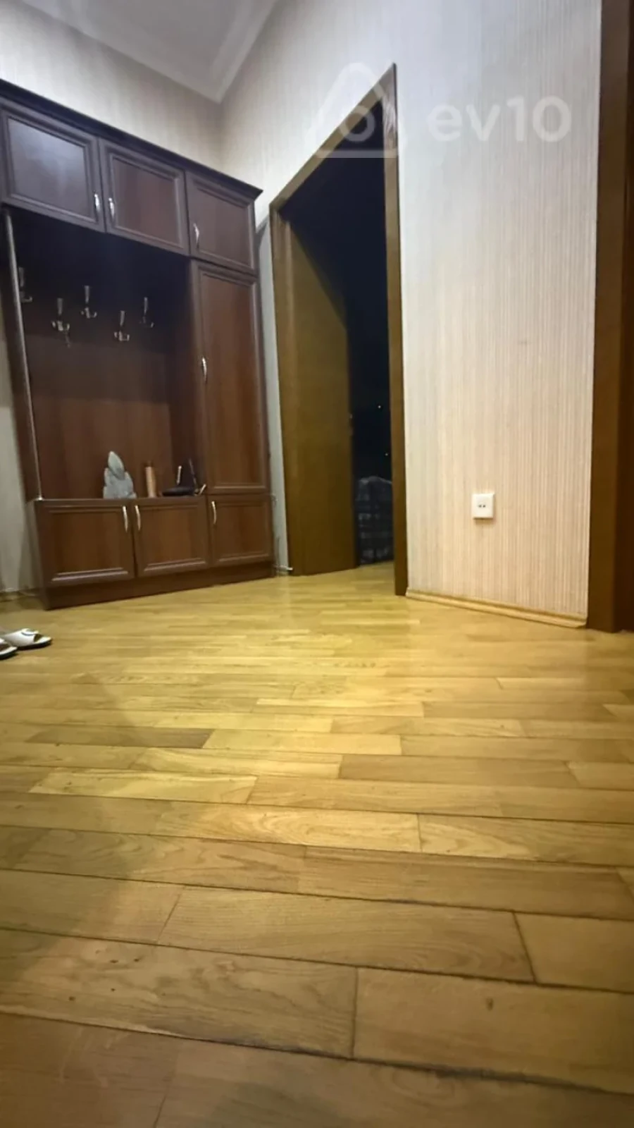 Kirayə verilir 2 otaqlı köhnə tikili 65 m²