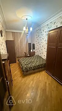 Kirayə verilir 2 otaqlı köhnə tikili 65 m²