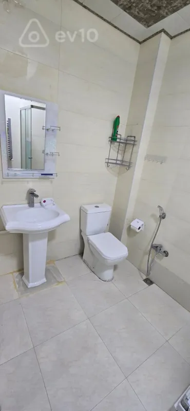 Kirayə verilir 3 otaqlı yeni tikili 120 m²