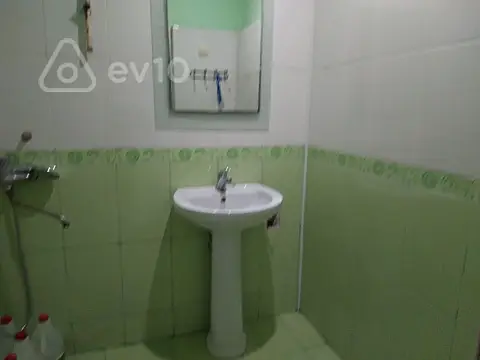 Kirayə verilir 2 otaqlı köhnə tikili 60 m²