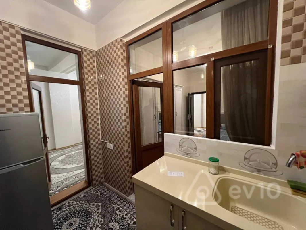 Kirayə verilir 2 otaqlı köhnə tikili 60 m²