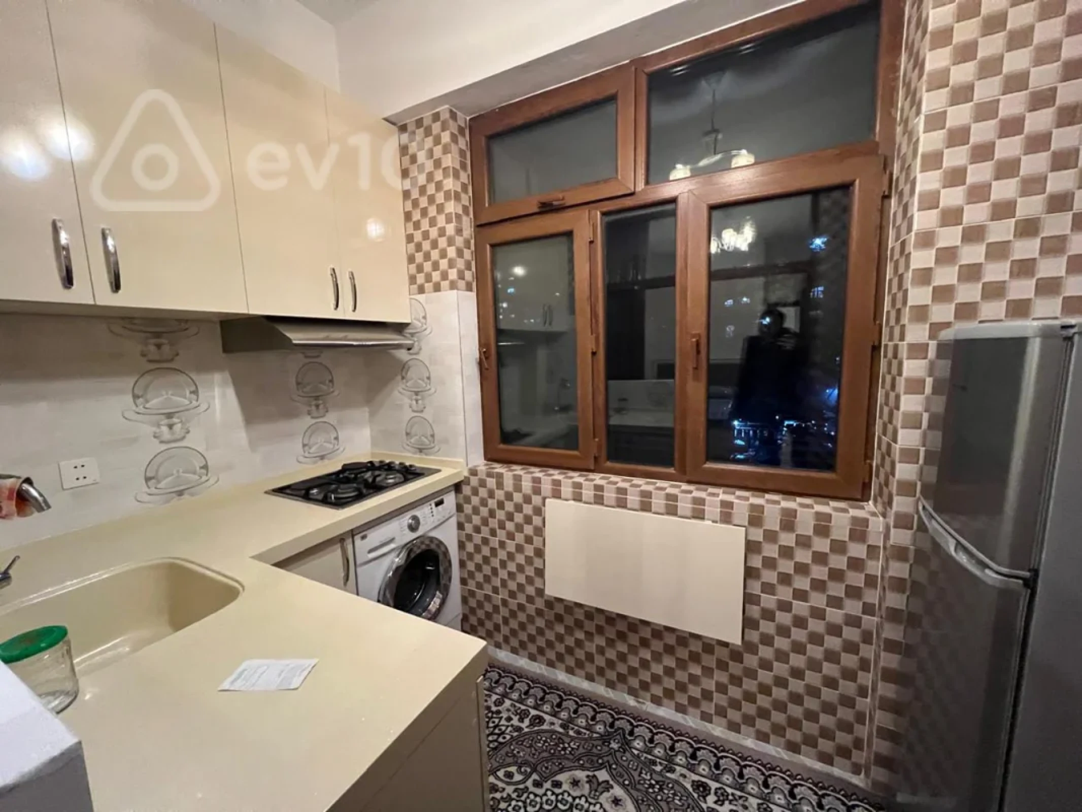 Kirayə verilir 2 otaqlı köhnə tikili 60 m²