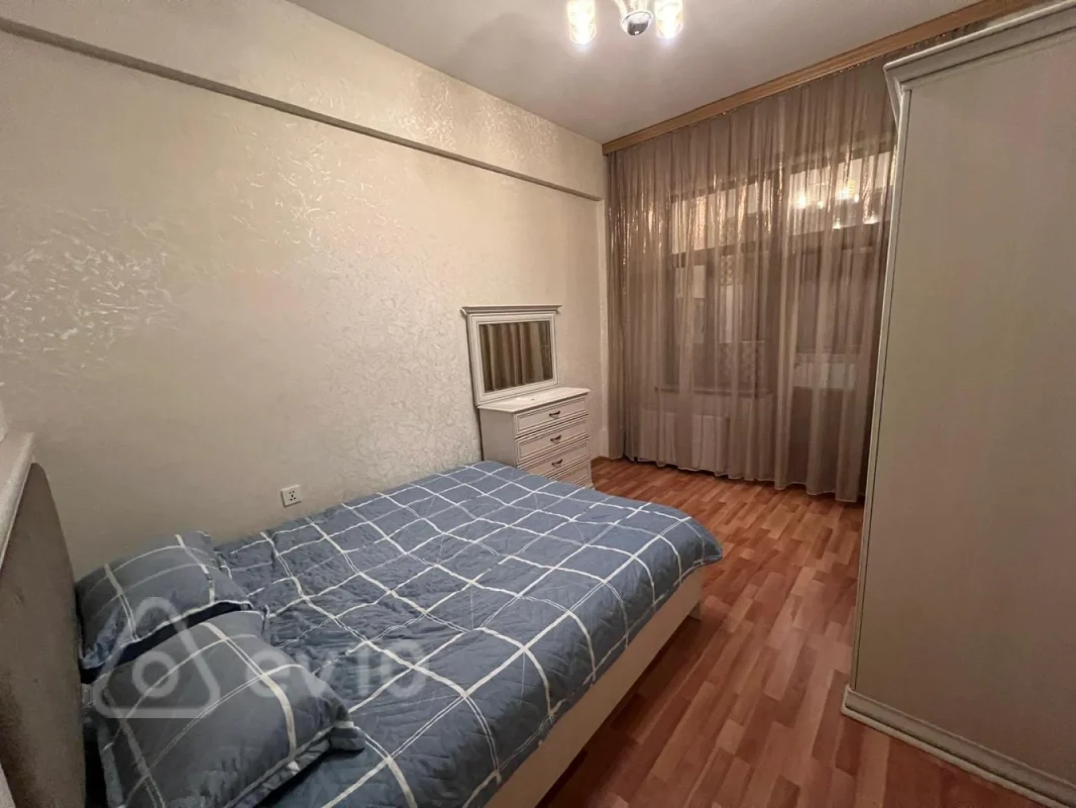 Kirayə verilir 2 otaqlı köhnə tikili 60 m²