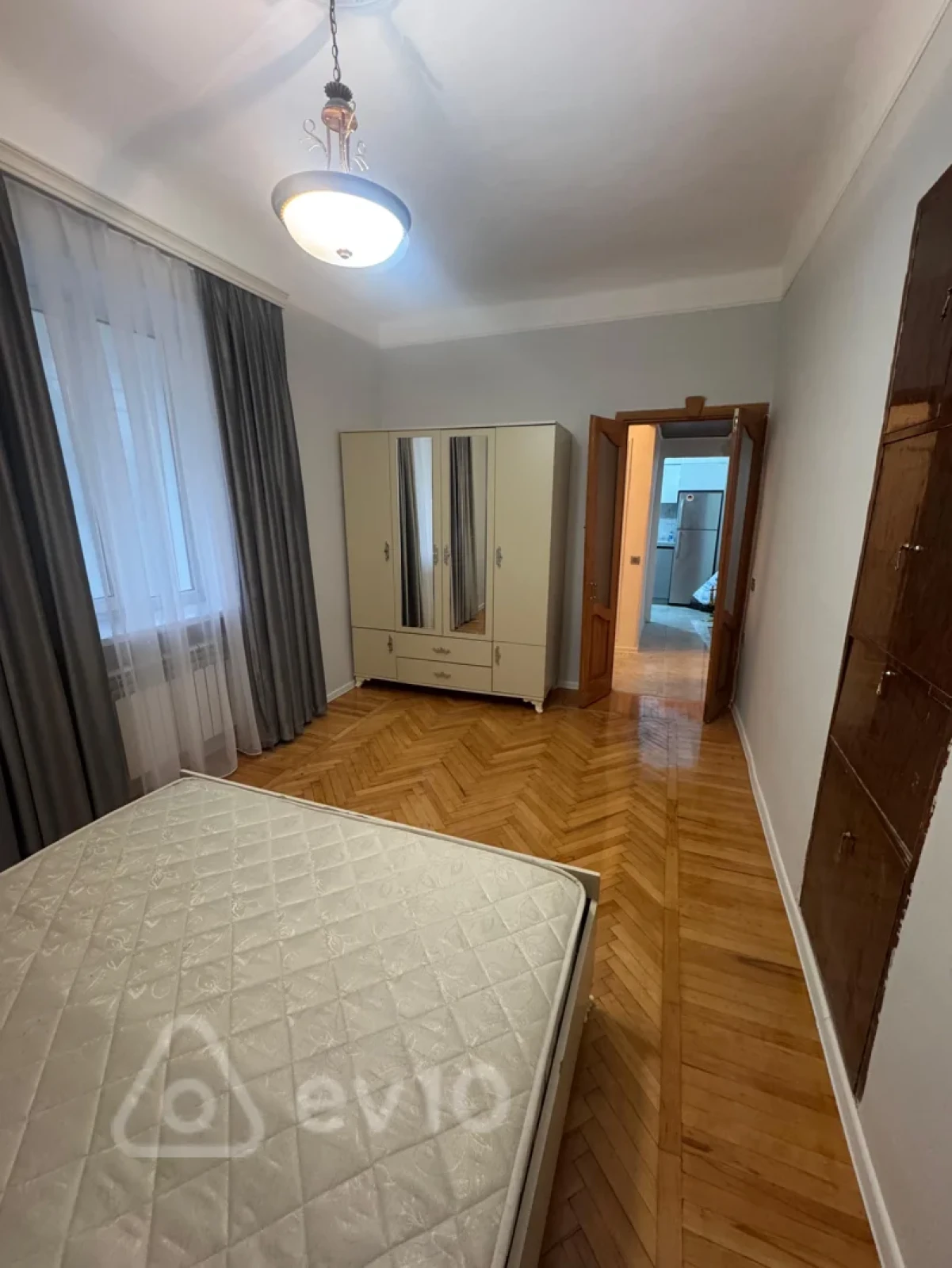 Kirayə verilir 2 otaqlı köhnə tikili 55 m²
