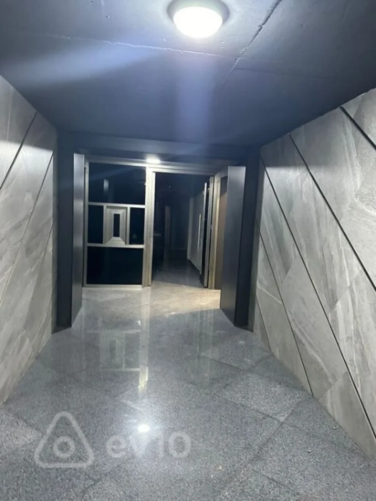 Satılır 2 otaqlı yeni tikili 78 m²