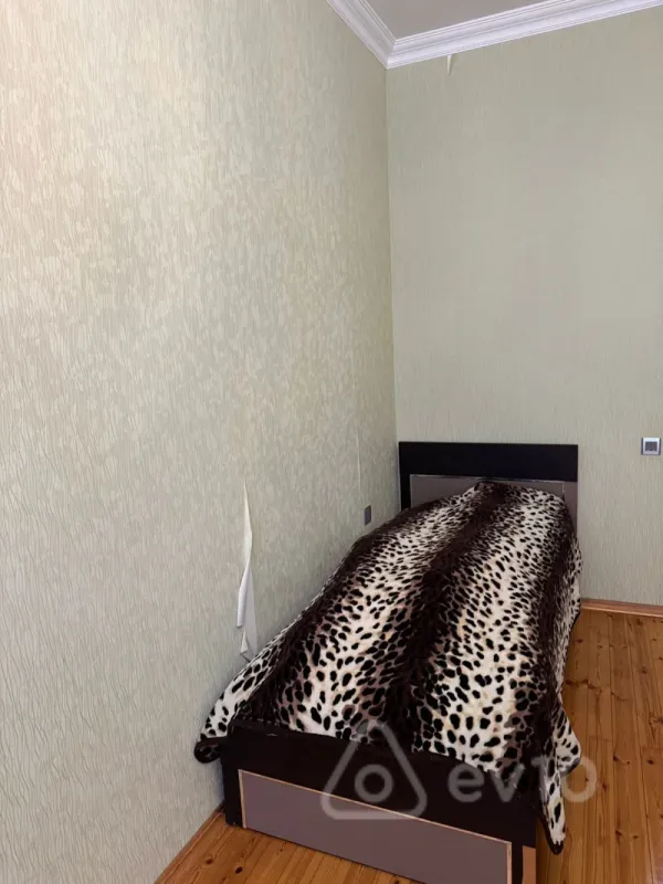 Kirayə verilir 3 otaqlı yeni tikili 120 m²