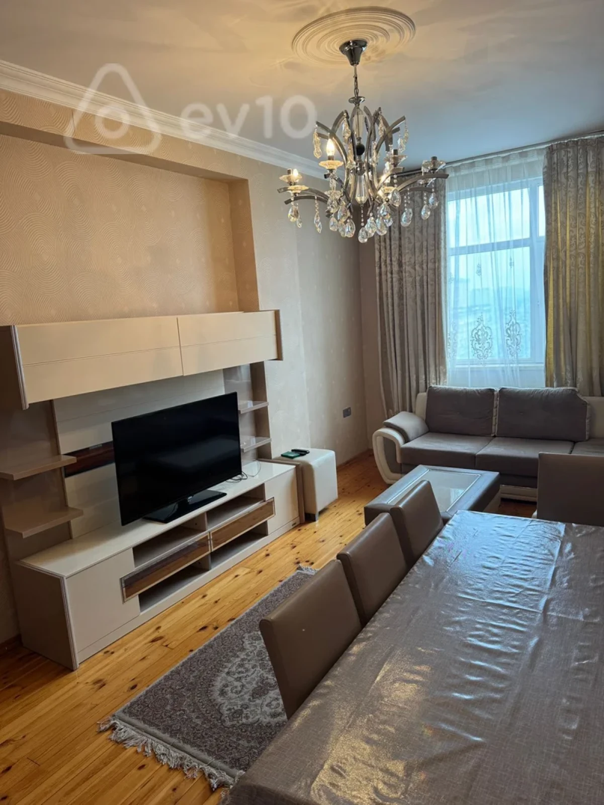 Kirayə verilir 3 otaqlı yeni tikili 120 m²