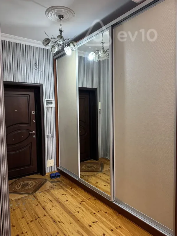 Kirayə verilir 3 otaqlı yeni tikili 120 m²
