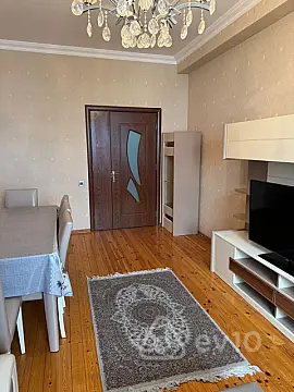 Kirayə verilir 3 otaqlı yeni tikili 120 m²