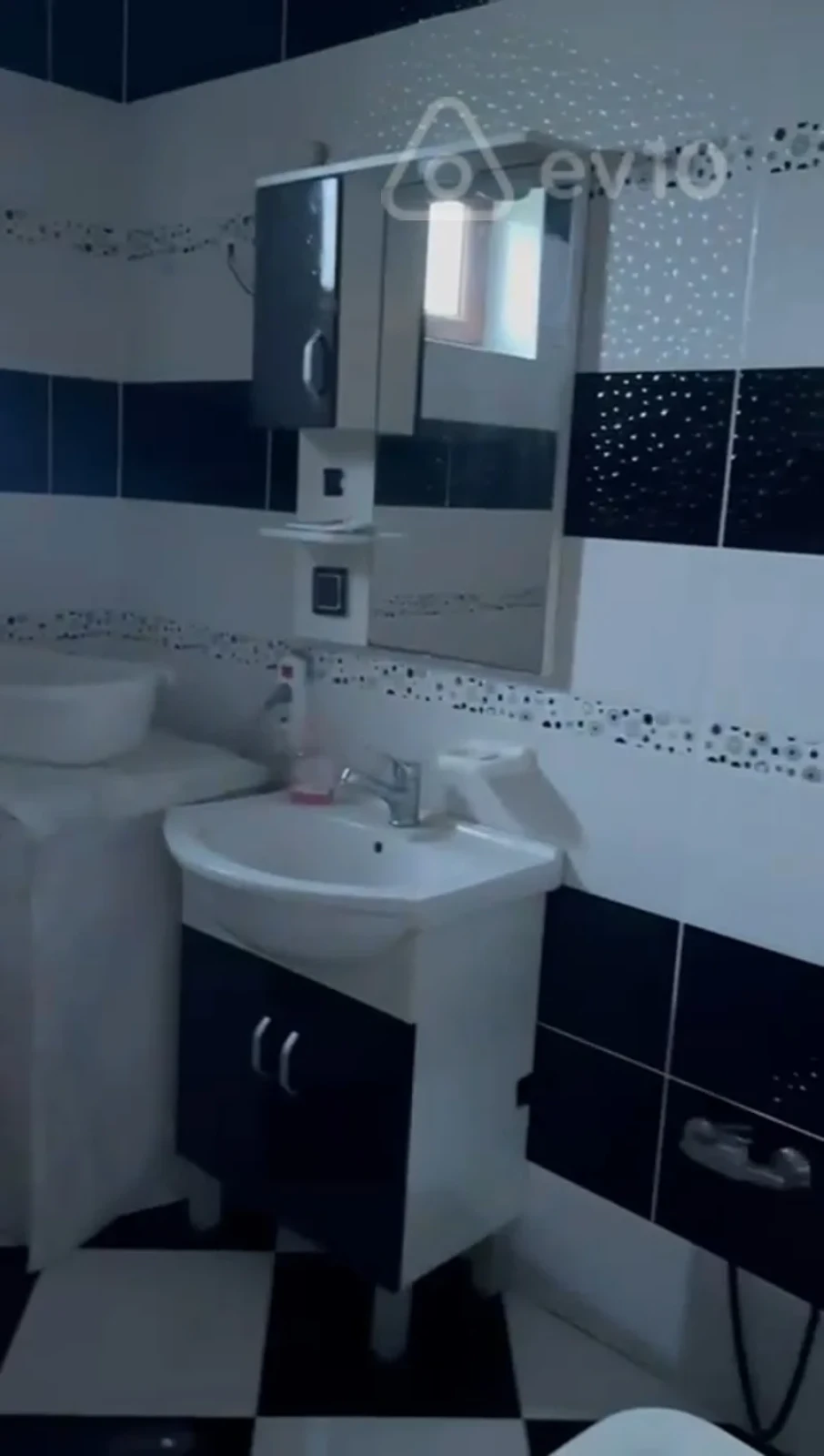 Kirayə verilir 4 otaqlı həyət evi 180 m²