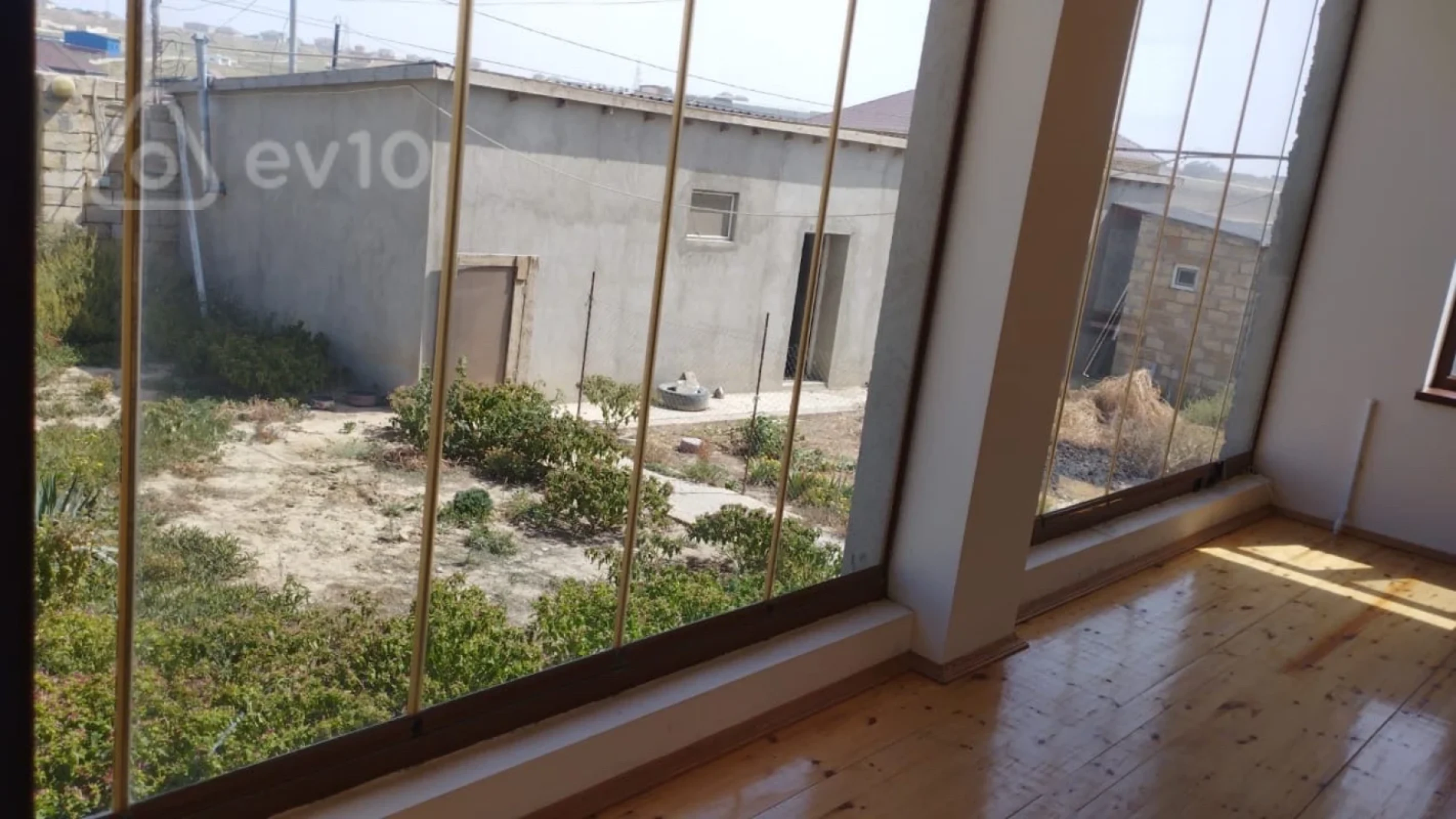 Satılır 4 otaqlı həyət evi 5 m²