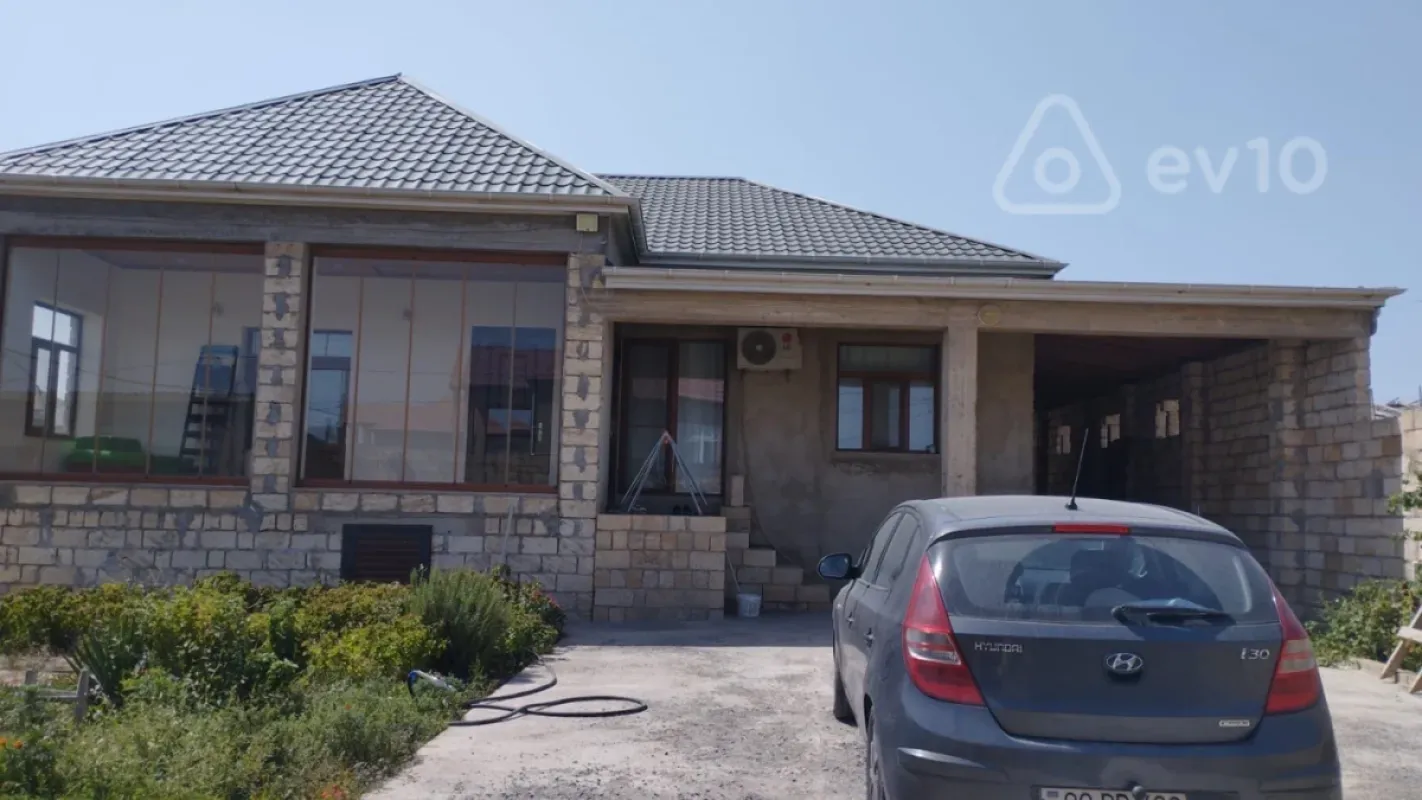 Satılır 4 otaqlı həyət evi 5 m²