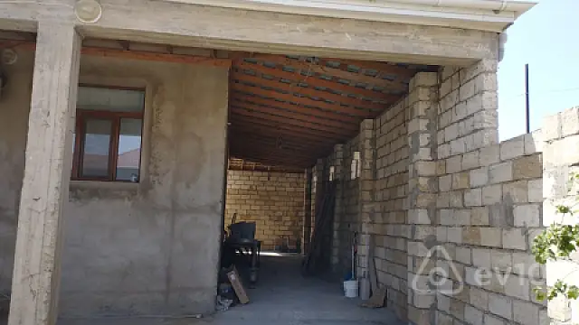 Satılır 4 otaqlı həyət evi 5 m²