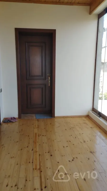 Satılır 4 otaqlı həyət evi 5 m²