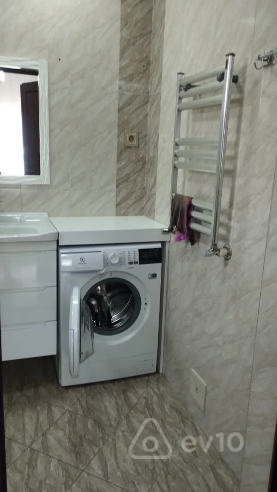Satılır 4 otaqlı həyət evi 5 m²