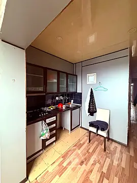 Satılır 4 otaqlı köhnə tikili 100 m²