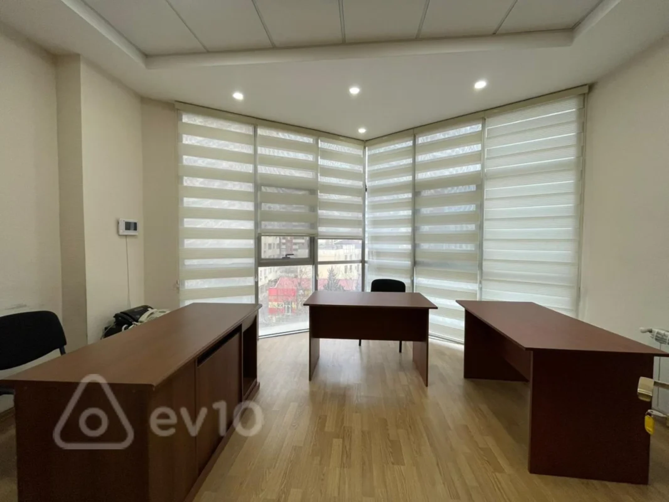 Kirayə verilir 5 otaqlı ofis 180 m²