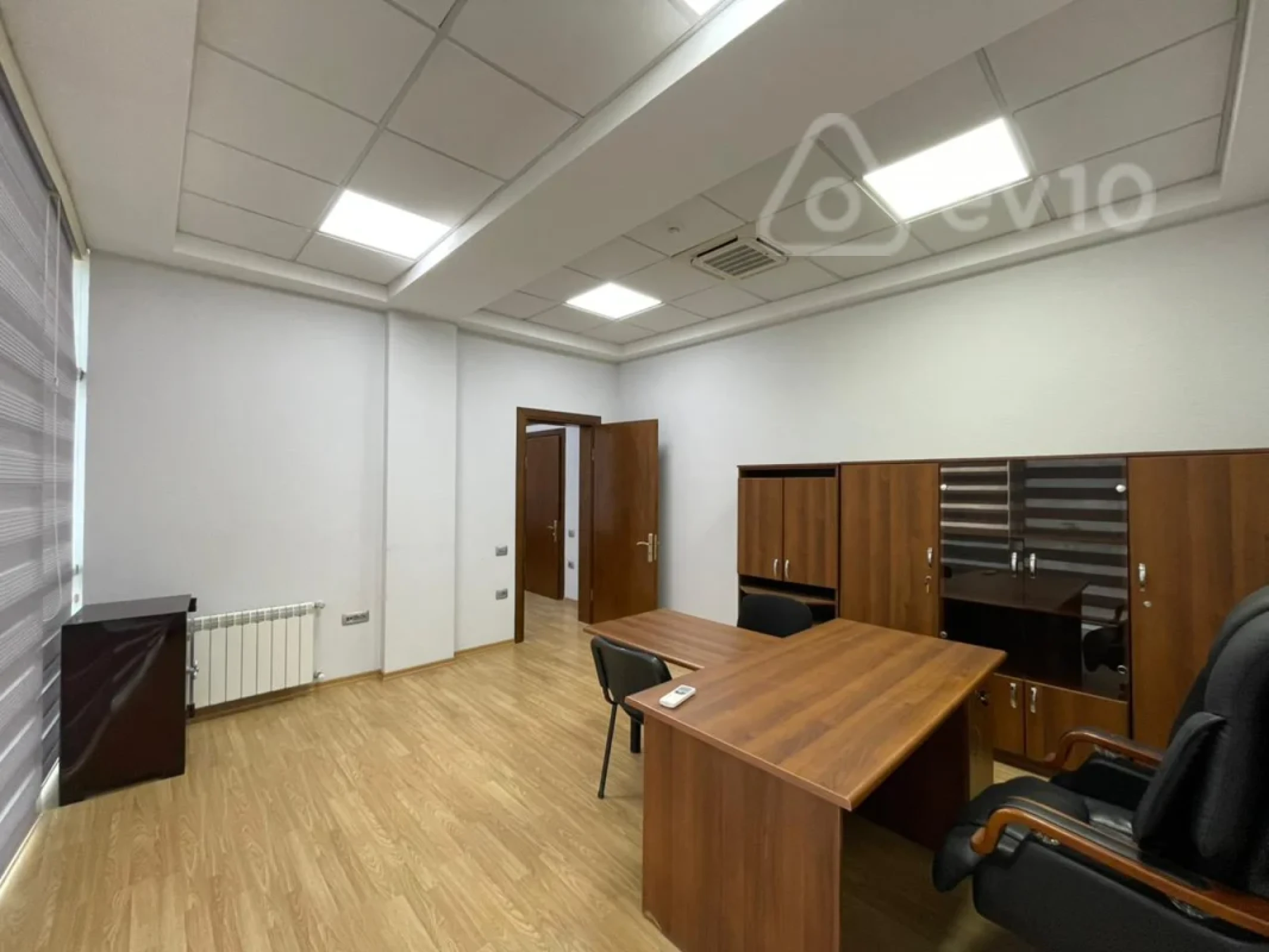 Kirayə verilir 5 otaqlı ofis 180 m²