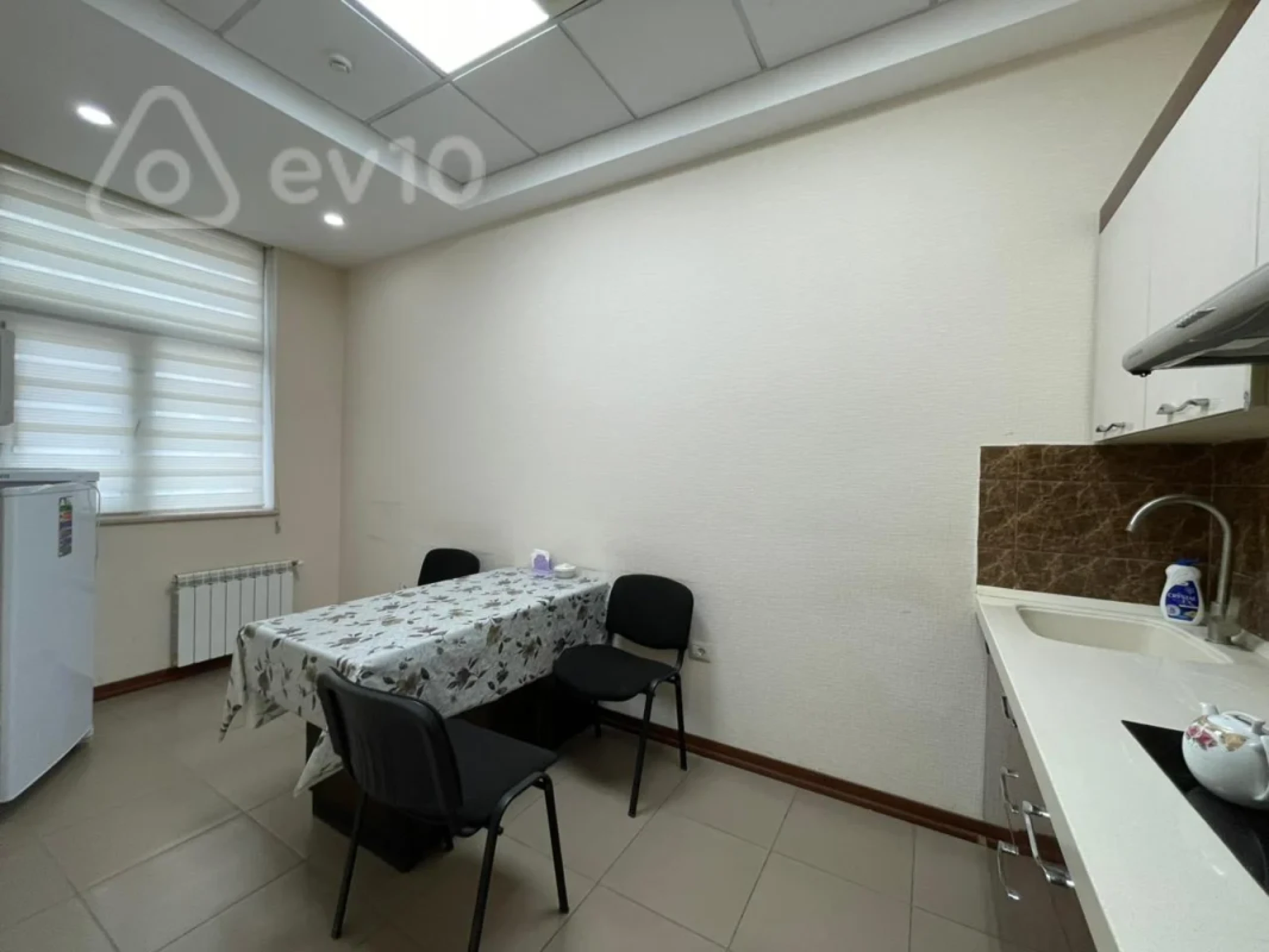 Kirayə verilir 5 otaqlı ofis 180 m²