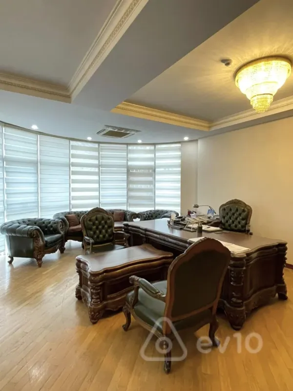 Kirayə verilir 5 otaqlı ofis 180 m²