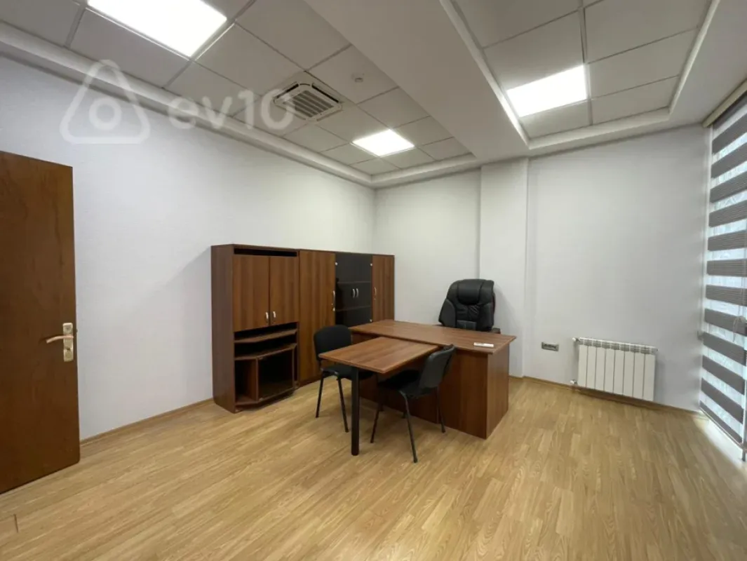 Kirayə verilir 5 otaqlı ofis 180 m²
