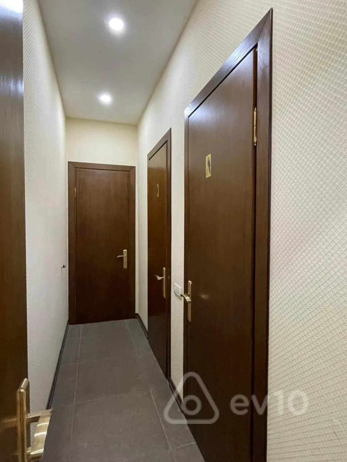 Kirayə verilir 5 otaqlı ofis 180 m²