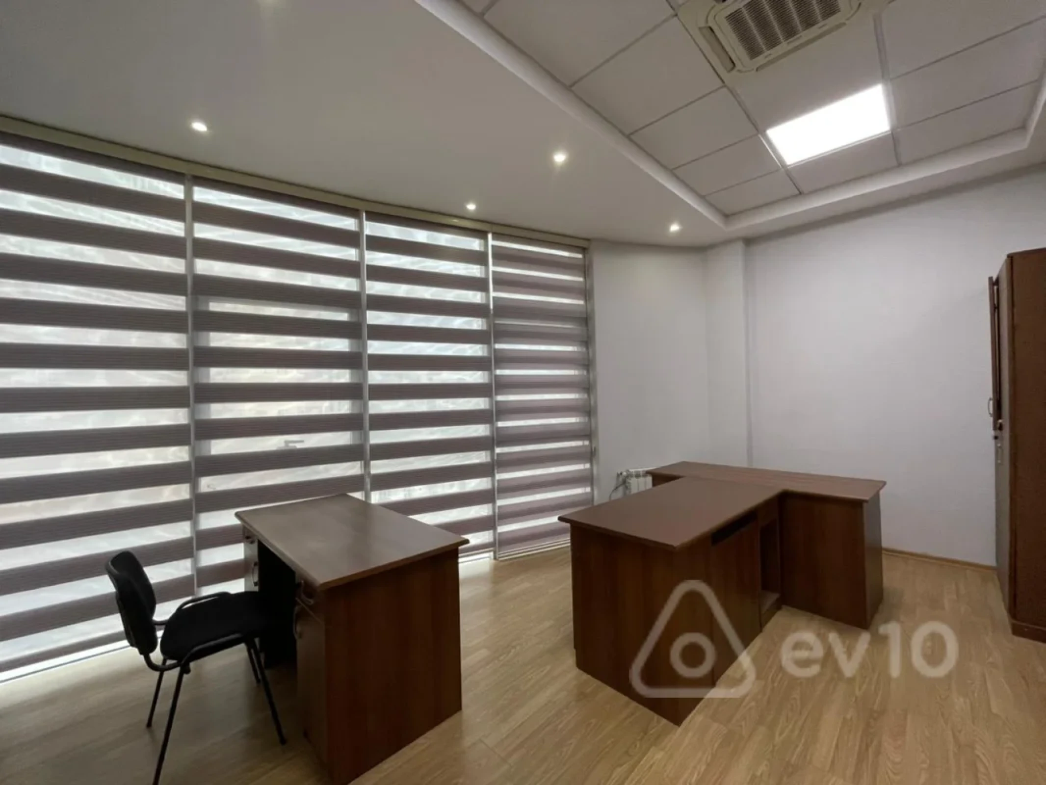 Kirayə verilir 5 otaqlı ofis 180 m²