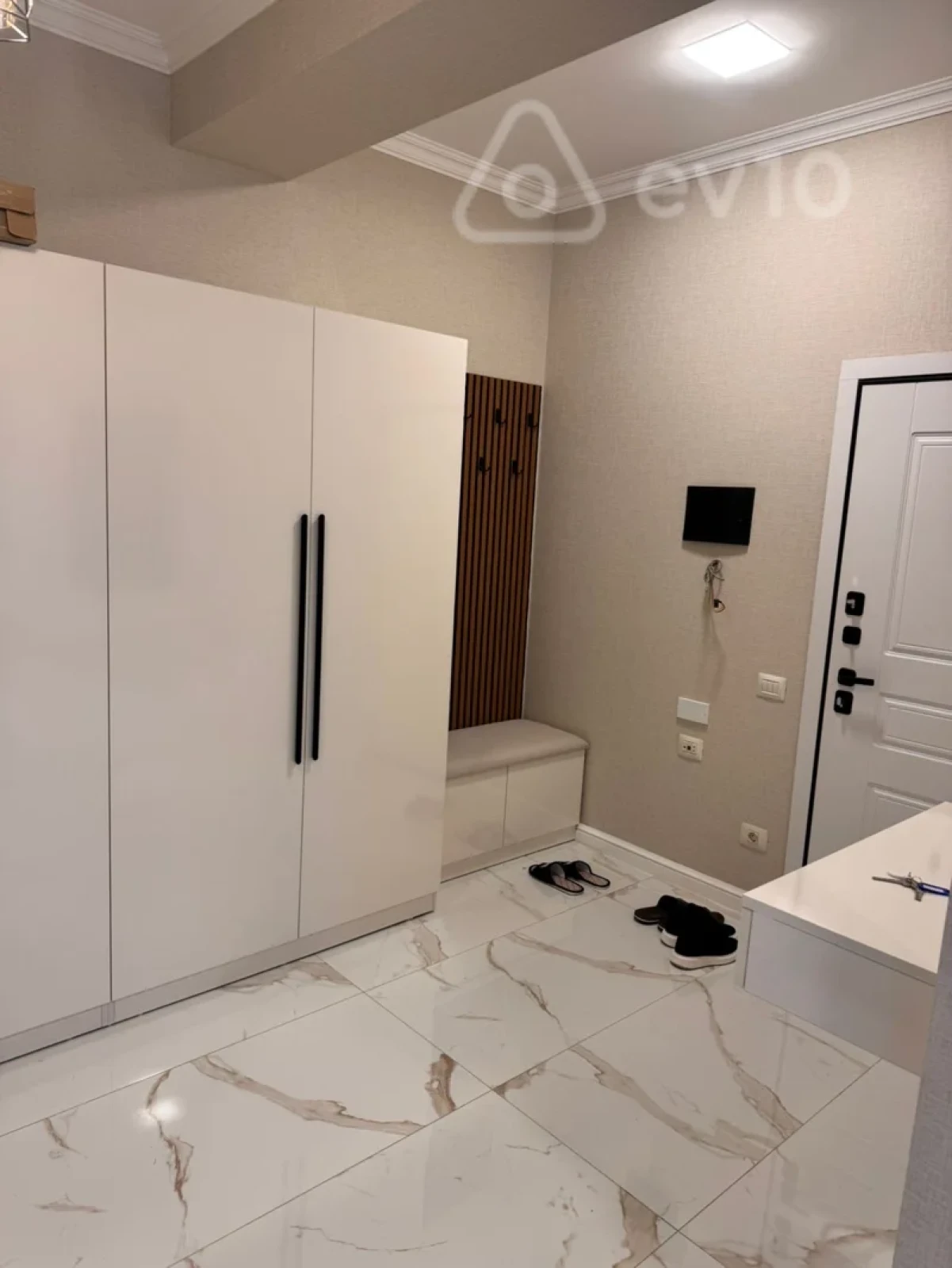 Kirayə verilir 2 otaqlı yeni tikili 70 m²